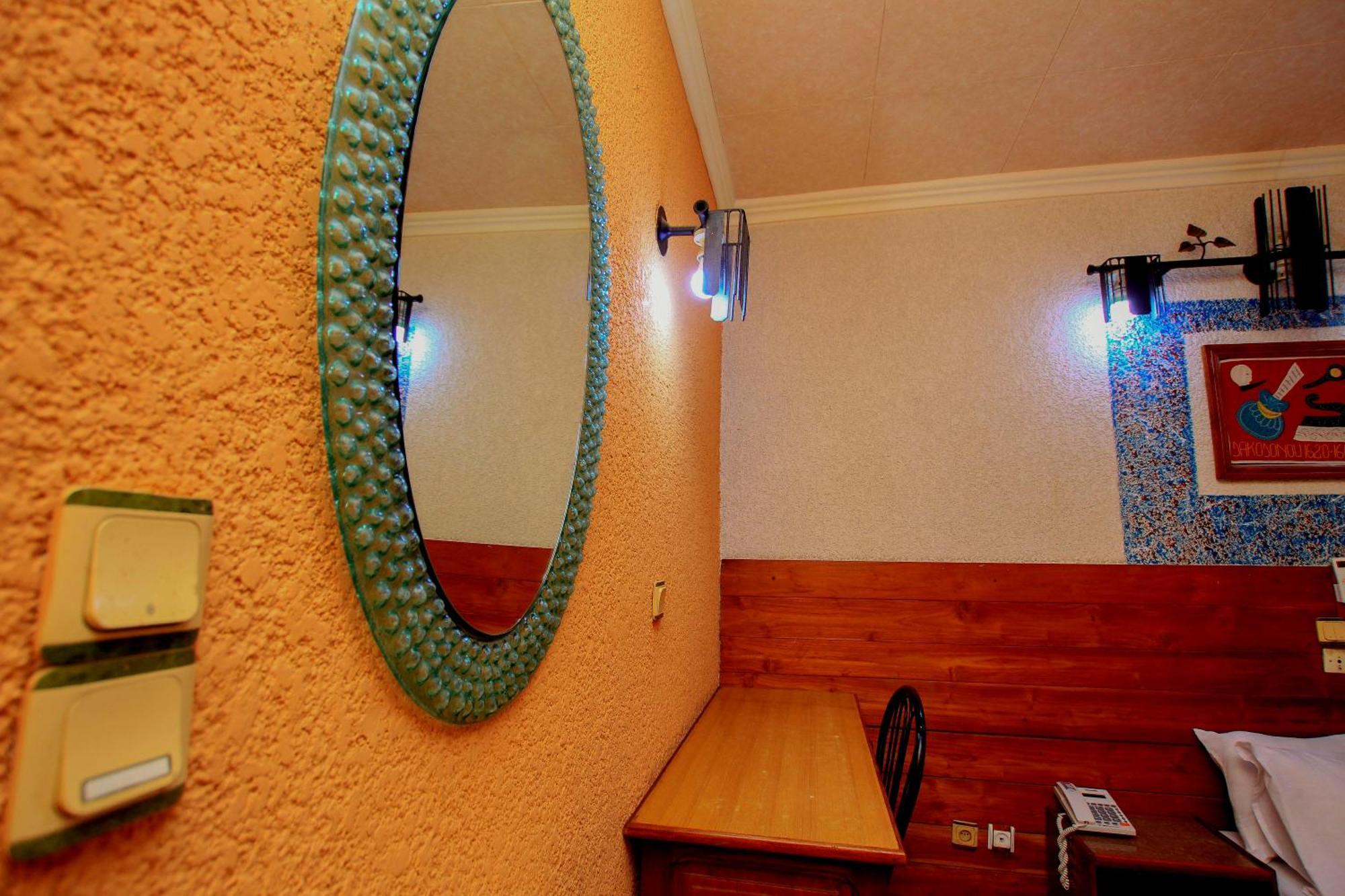 Hotel Le Prince Котону Экстерьер фото