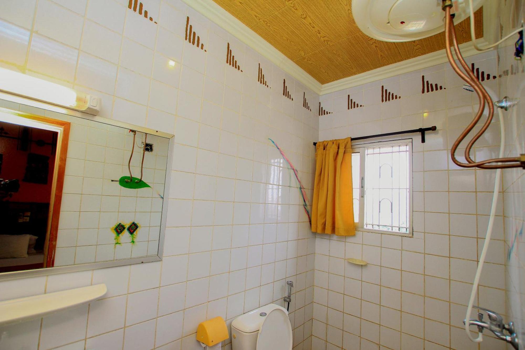 Hotel Le Prince Котону Экстерьер фото